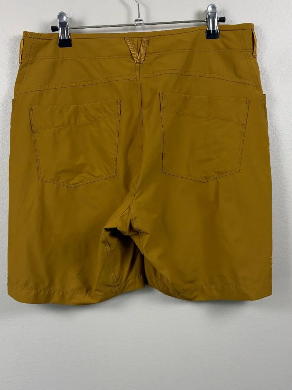Arc'teryx Creston Short 8 in Yukon 32